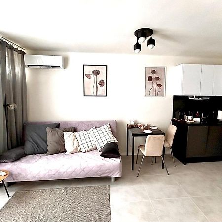 Sky Apartment Comfy Suite Pereca Warsaw Exterior photo