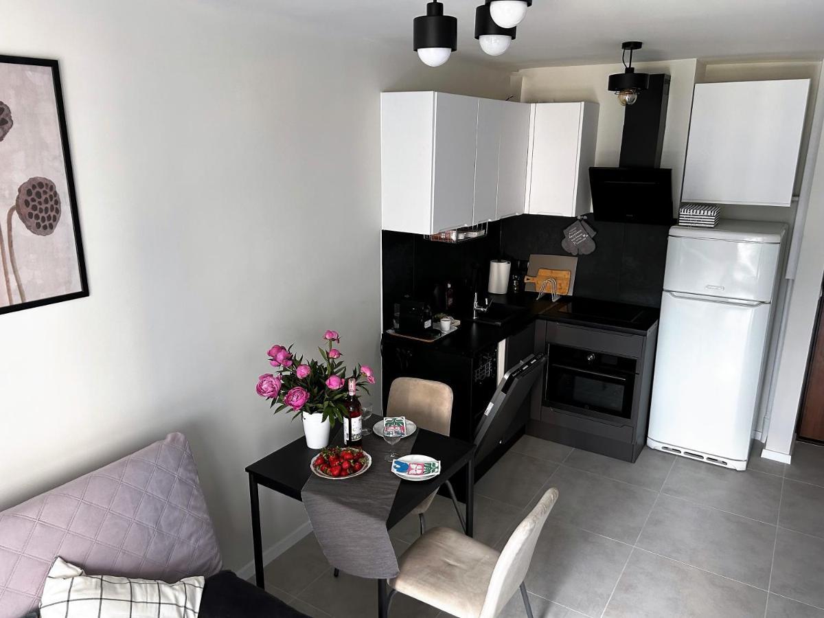 Sky Apartment Comfy Suite Pereca Warsaw Exterior photo